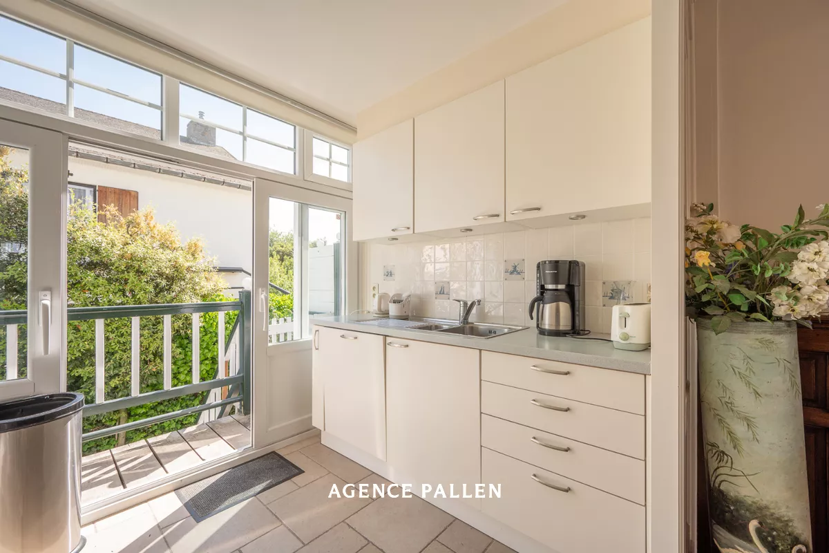 93317b205137a7045b8a2bf3ffa8cc1ebbaf58c6db4b687782b0d6be3f30c46a