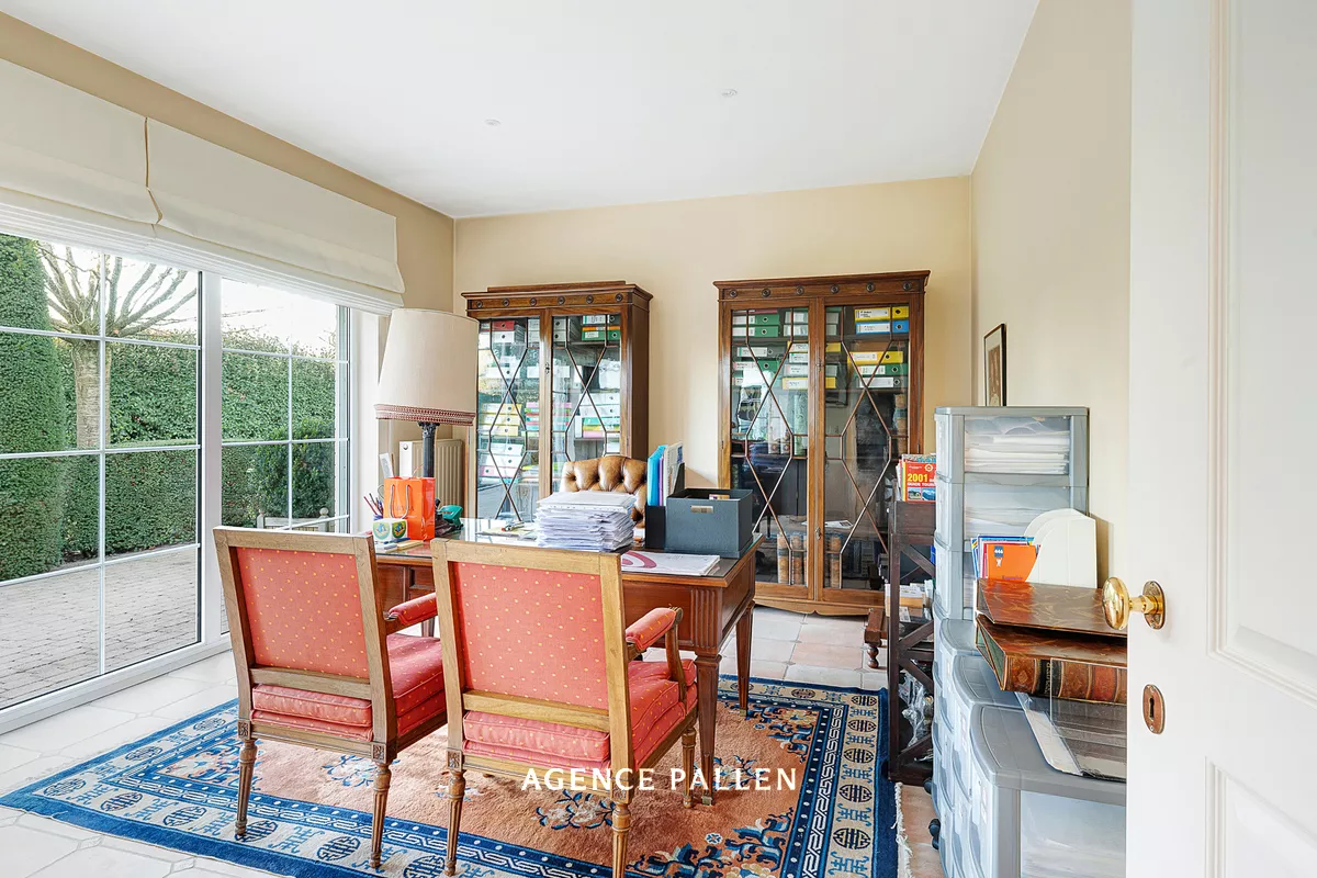 E8ef89f5c5ef33377b2e408416d8d8538a5ab578bb6c71adf648e7a39be4d9b8